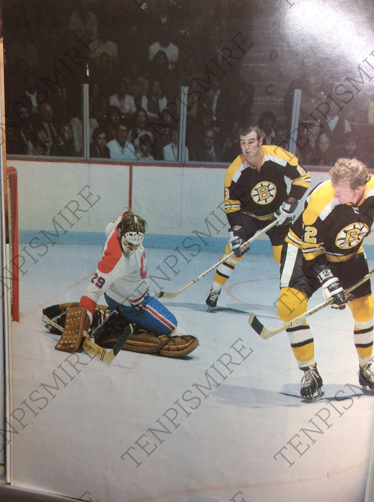 Maple Leaf Gardens Sports Magazine Boston 1972