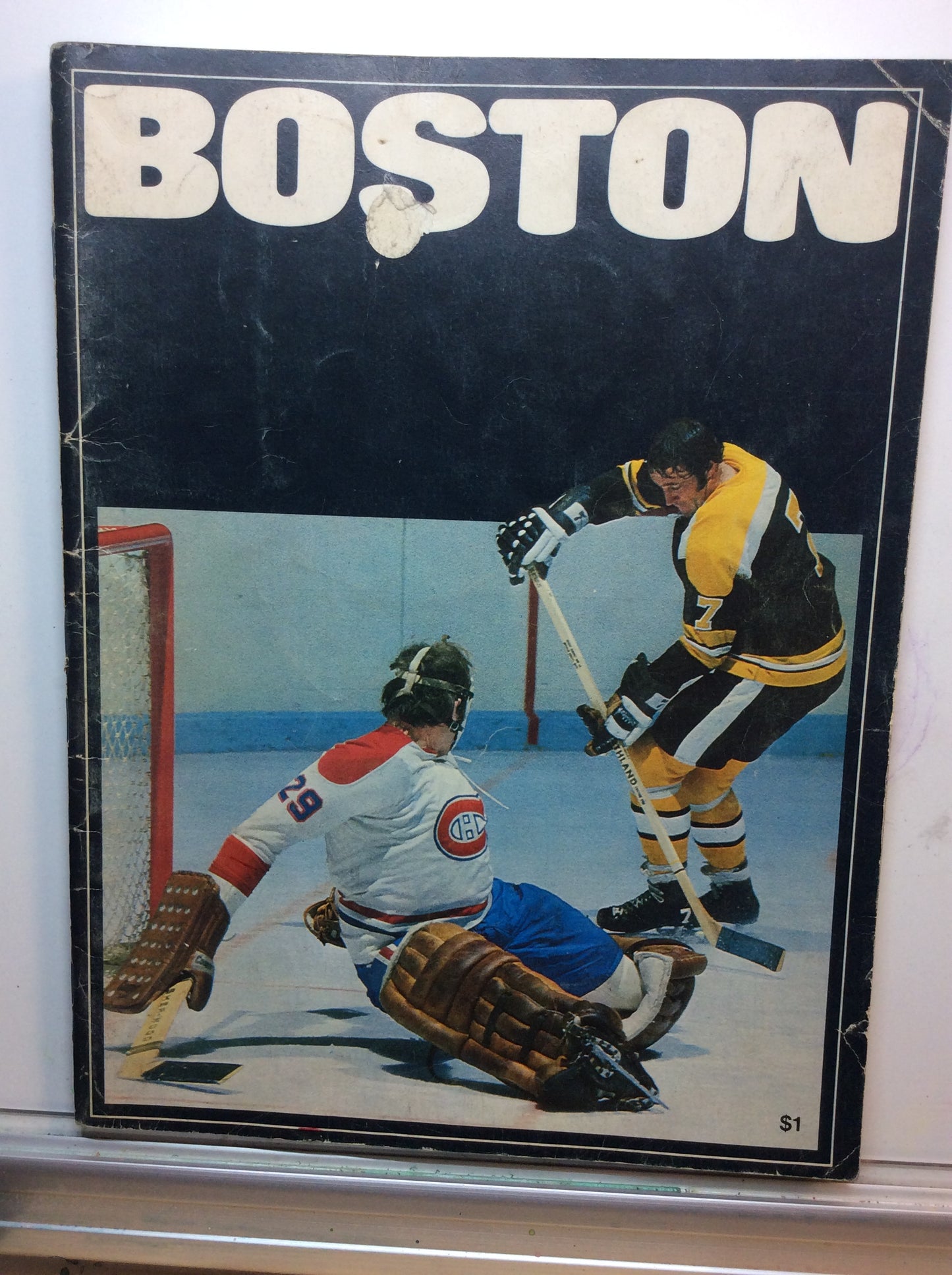 Maple Leaf Gardens Sports Magazine Boston 1972